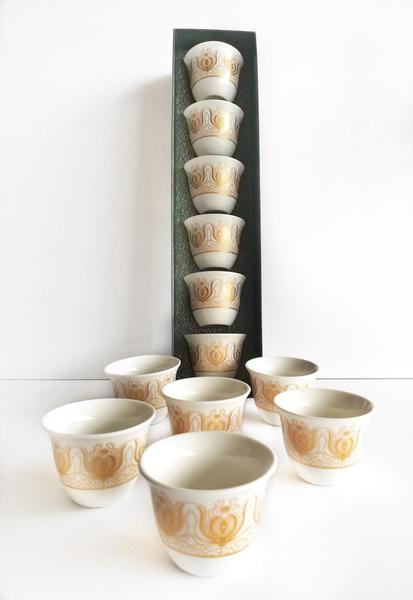 Coffee cups without saucers