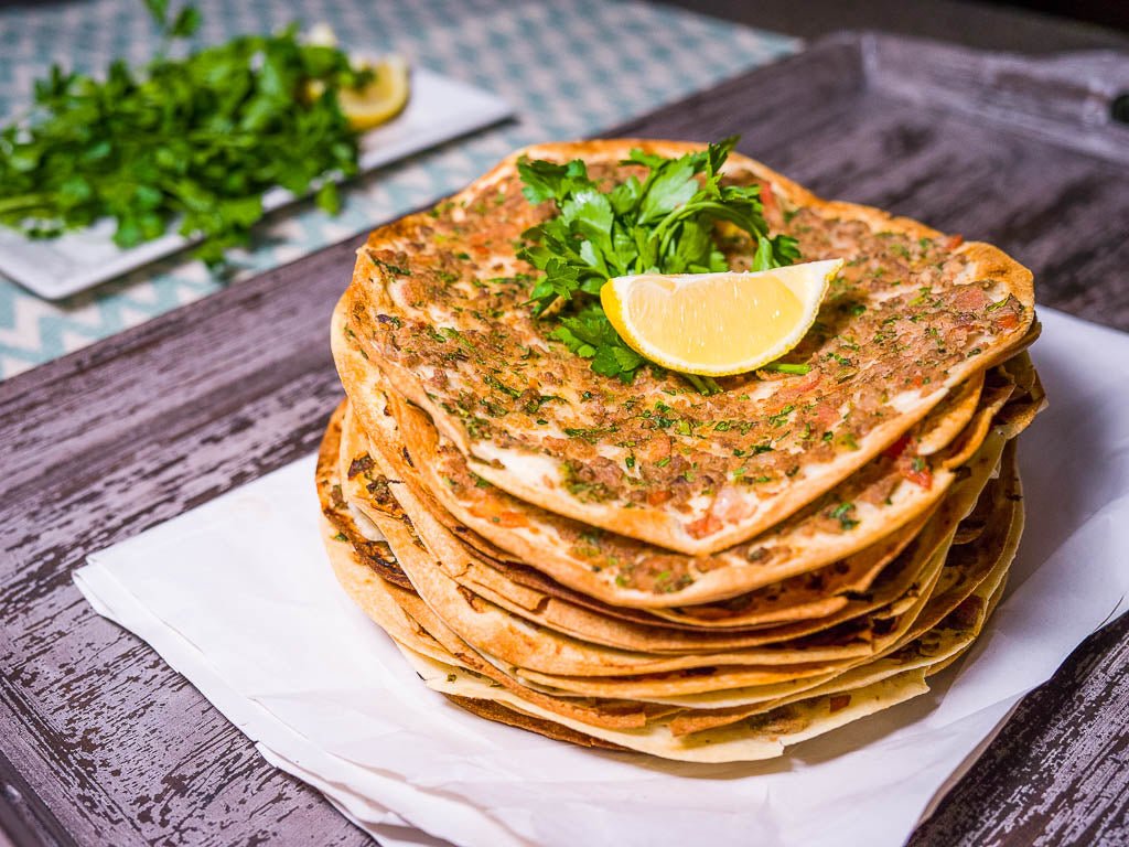 How to Find Halal Pizza Near Me in Etobicoke