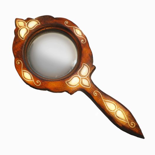 Sedef el aynasi (Mother of pearl inlaid walnut hand mirror)