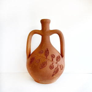 Clay urn (Terracotta urn)